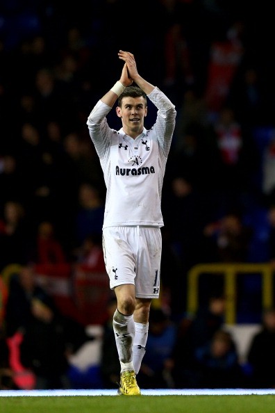 Trong trận derby đêm qua, Gareth Bale đã tỏa sáng với một bàn thắng giúp Gà trống đánh bại Arsenal với tỉ số 2-1.